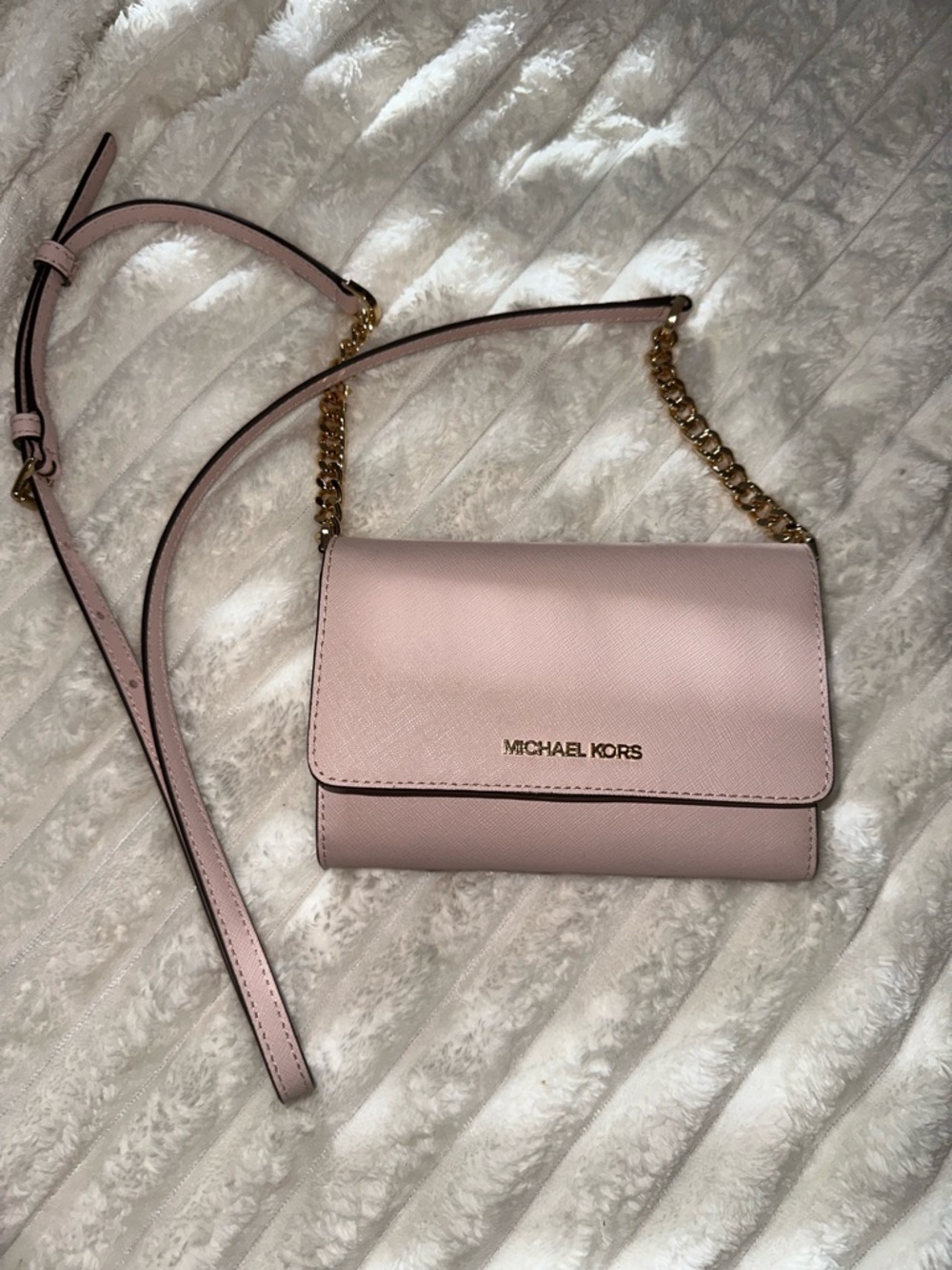 Michael Kors Pale Pink leather jet set travel Crossbody bag with Gold Chain NWT